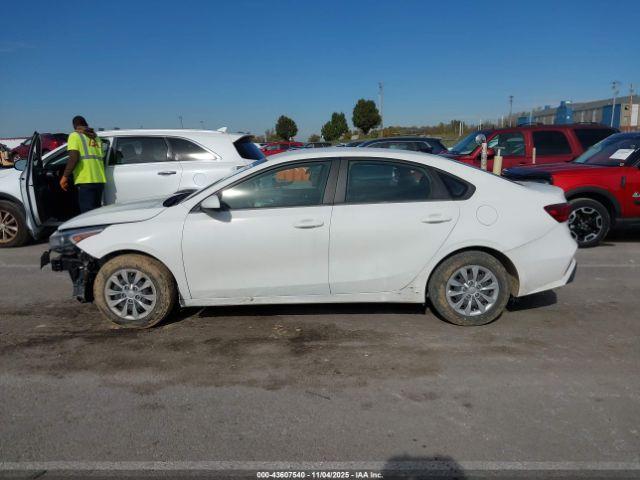 Kia Forte Fe Image 11