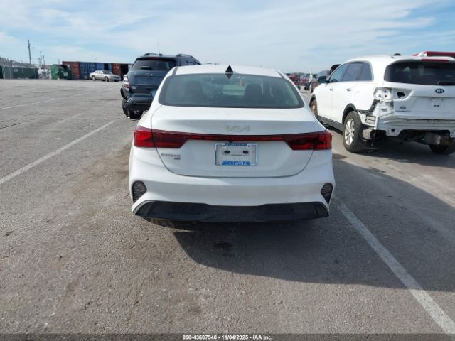 Kia Forte Fe Image 14