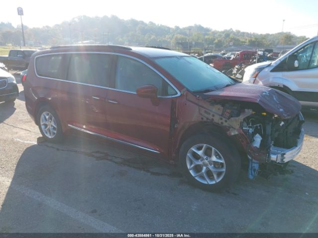Chrysler Pacifica Touring-l Image 1
