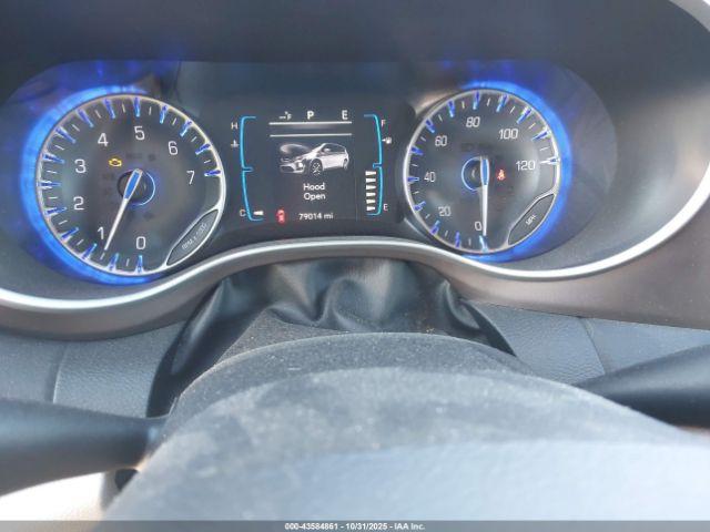 Chrysler Pacifica Touring-l Image 2