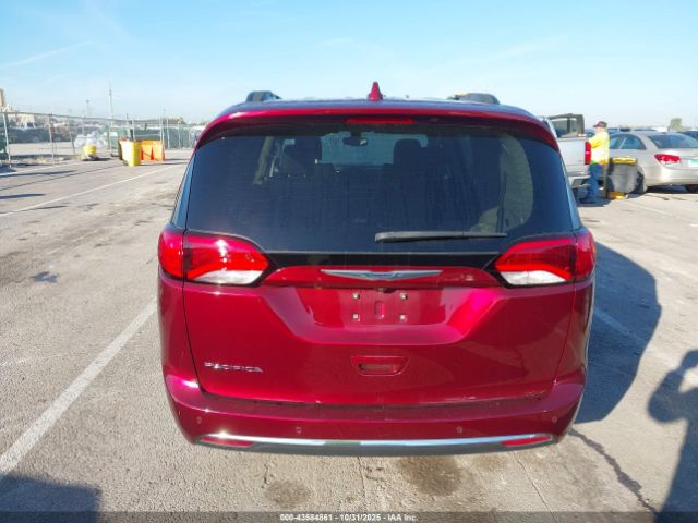 Chrysler Pacifica Touring-l Image 16