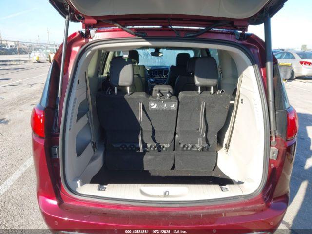 Chrysler Pacifica Touring-l Image 15