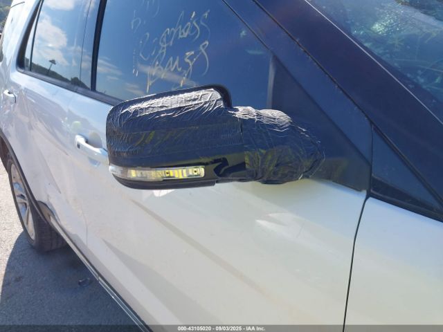 Ford Explorer Xlt Image 8