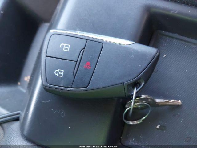 Chevrolet Silverado 1500 2wd  Standard Bed Wt Image 7