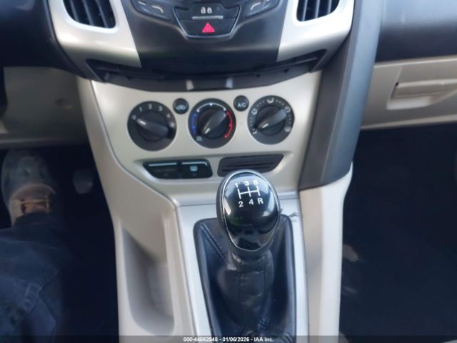 Ford Focus Se Image 11