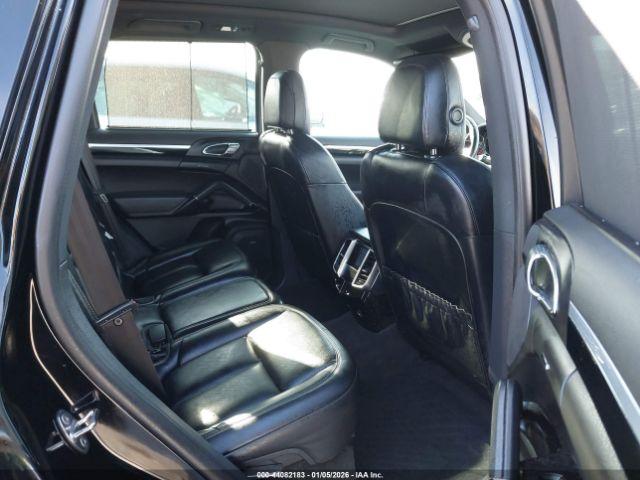 Porsche Cayenne Platinum Edition Image 10