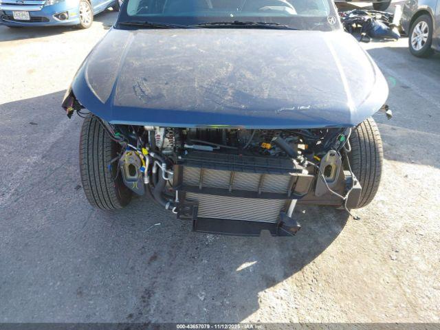 Hyundai VENUE Limited Image 14