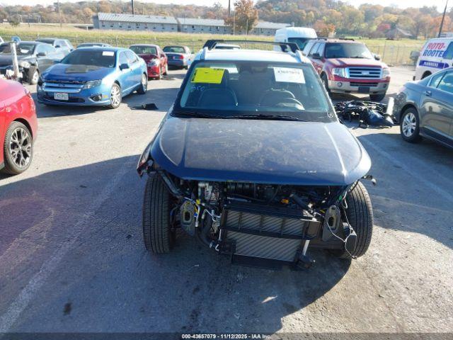 Hyundai VENUE Limited Image 9