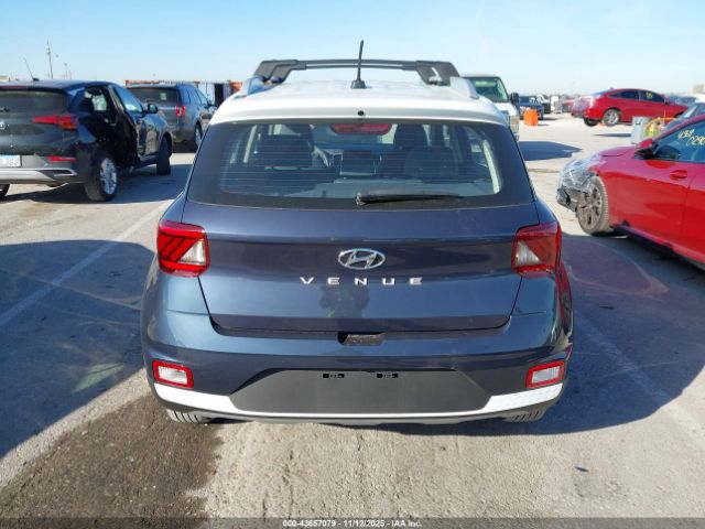 Hyundai VENUE Limited Image 2