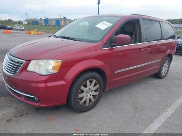 Chrysler Town & Country Touring Image 3