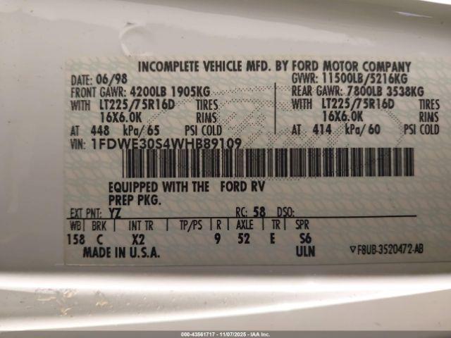 Ford Econoline E350 Cutaway Van Image 11