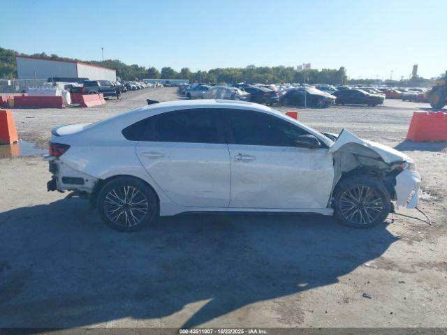 Kia Forte Gt-line Image 3