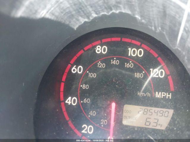 Pontiac Vibe Image 15