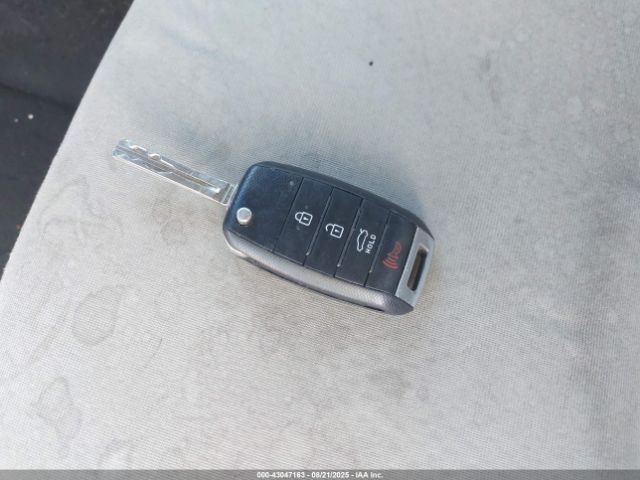 Kia Optima Lx Image 11