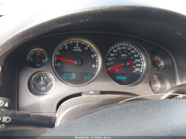 GMC Yukon Denali Image 8