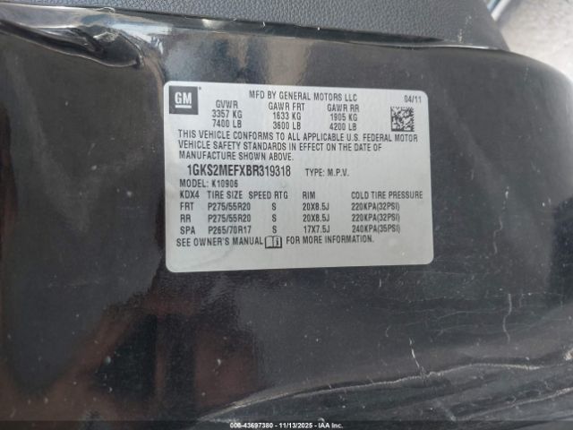 GMC Yukon Denali Image 7