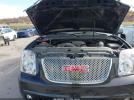 GMC Yukon Denali Image 13