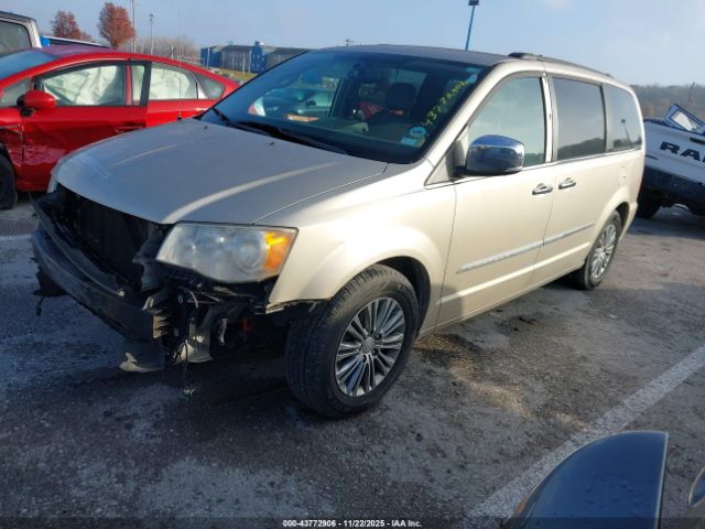 Chrysler Town & Country Touring-l Image 13