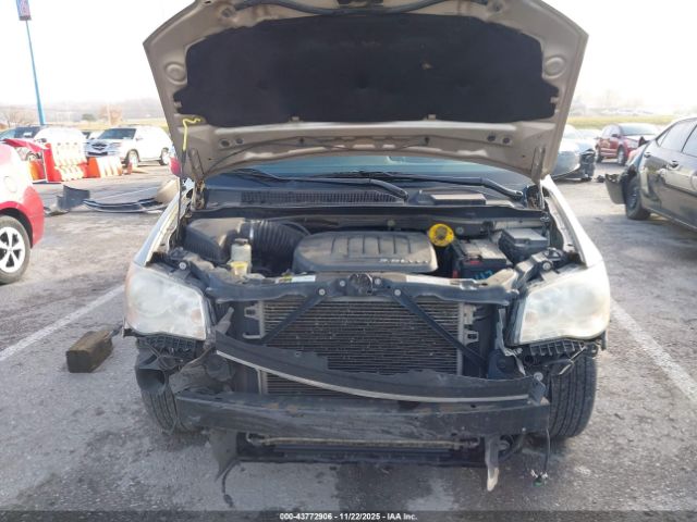 Chrysler Town & Country Touring-l Image 6