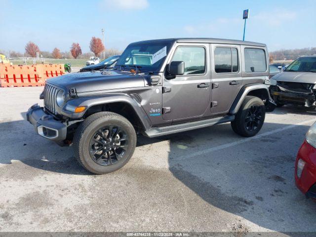 Jeep Wrangler Unlimited Sahara 4x4 Image 3
