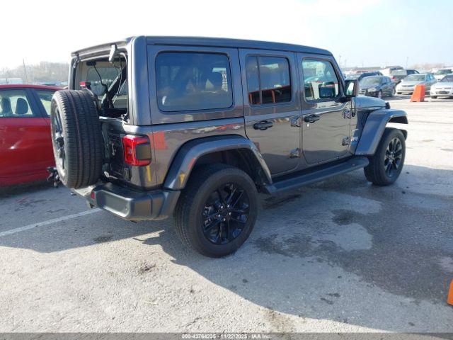 Jeep Wrangler Unlimited Sahara 4x4 Image 5