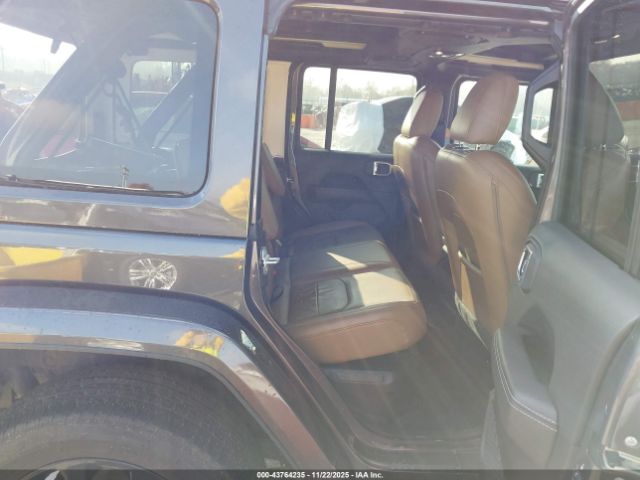 Jeep Wrangler Unlimited Sahara 4x4 Image 15