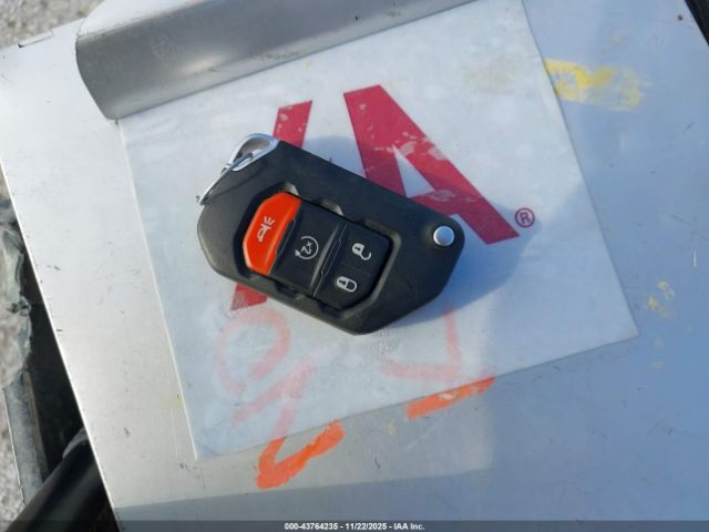 Jeep Wrangler Unlimited Sahara 4x4 Image 12