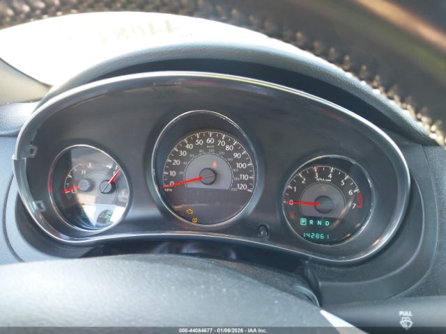 Chrysler 200 Touring Image 6