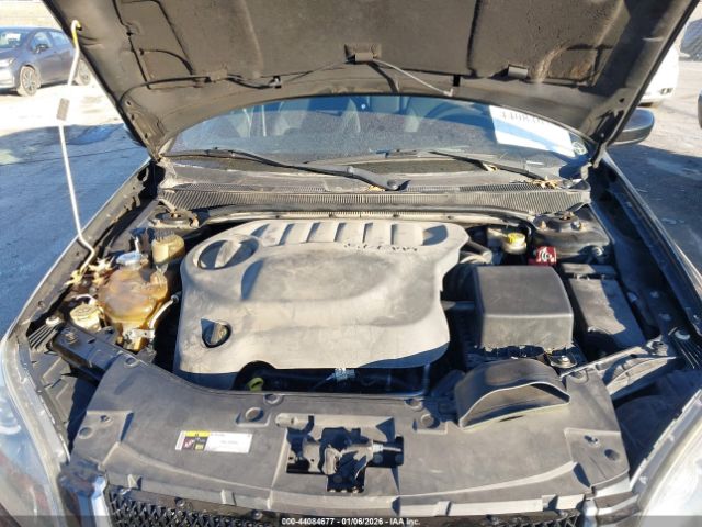 Chrysler 200 Touring Image 9