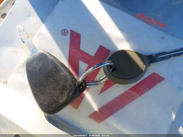 Chrysler 200 Touring Image 3