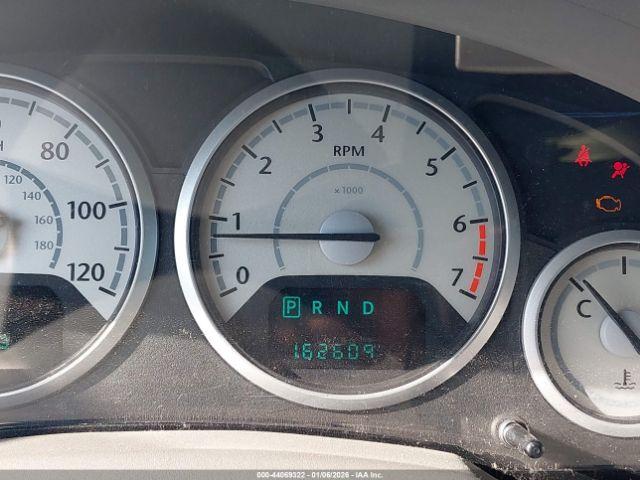 Chrysler Town & Country Touring Image 2