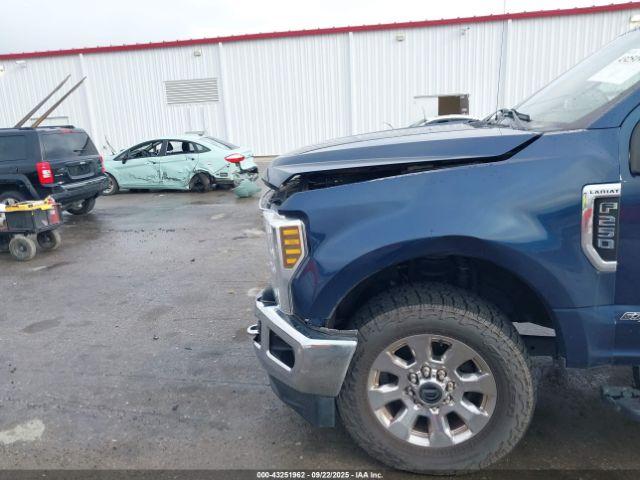 Ford F-250 Lariat Image 4