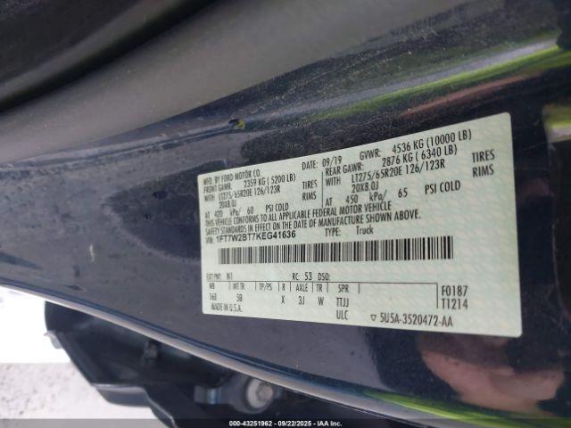 Ford F-250 Lariat Image 10