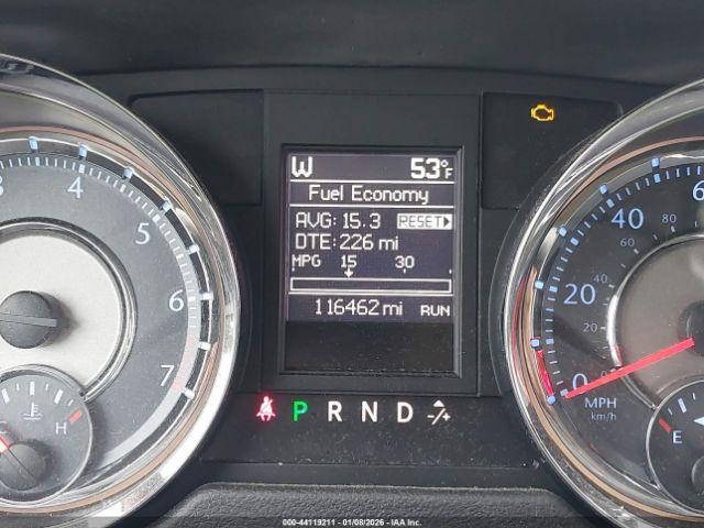 Chrysler Town & Country Touring Image 14