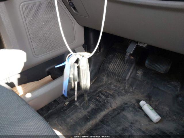 Ford F-150 Xl Image 12