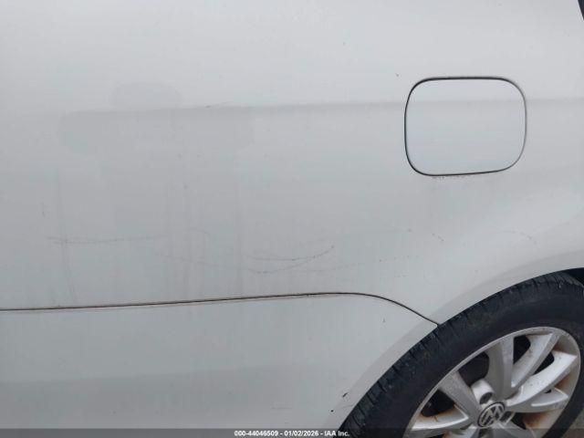 Volkswagen Jetta Image 10