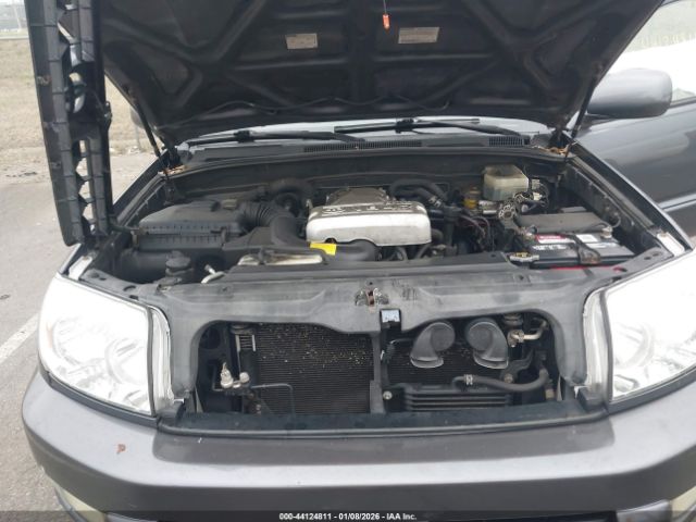 Toyota 4Runner Limited V8 Image 2