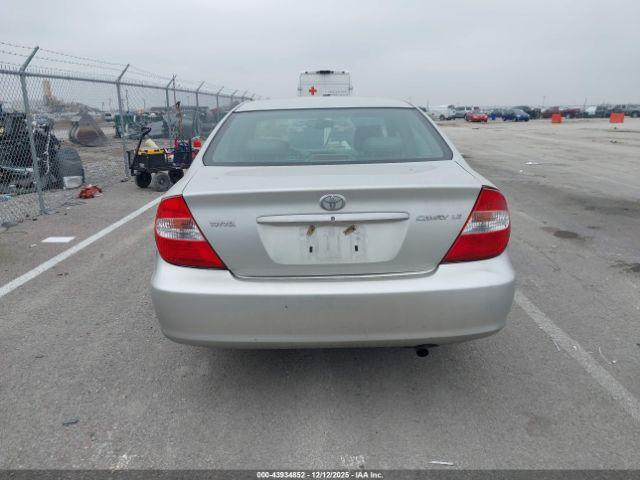 Toyota Camry Xle Image 2