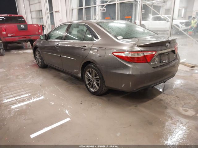 Toyota Camry Se Image 2
