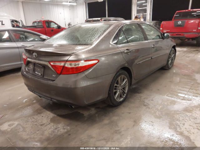 Toyota Camry Se Image 13