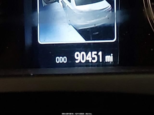 Toyota Camry Se Image 10