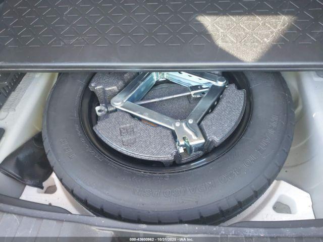 Toyota RAV4 Xle Image 11