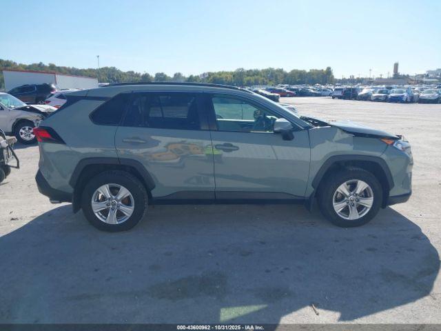 Toyota RAV4 Xle Image 9