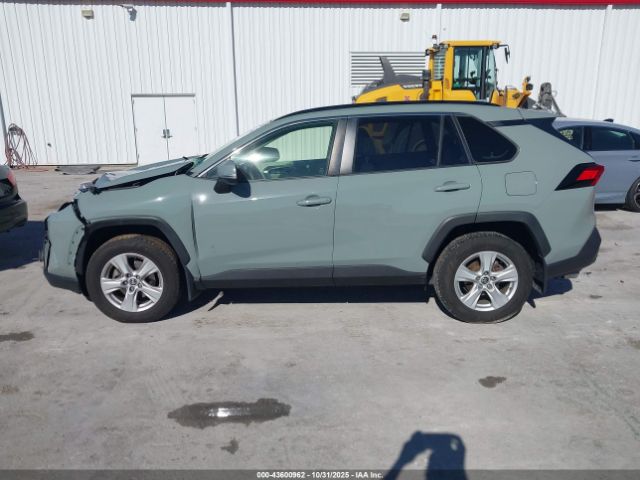 Toyota RAV4 Xle Image 13