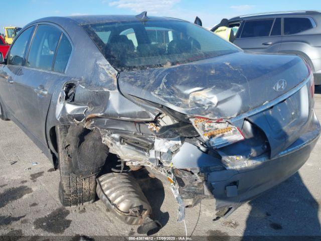 Hyundai Genesis 3.8 Image 4