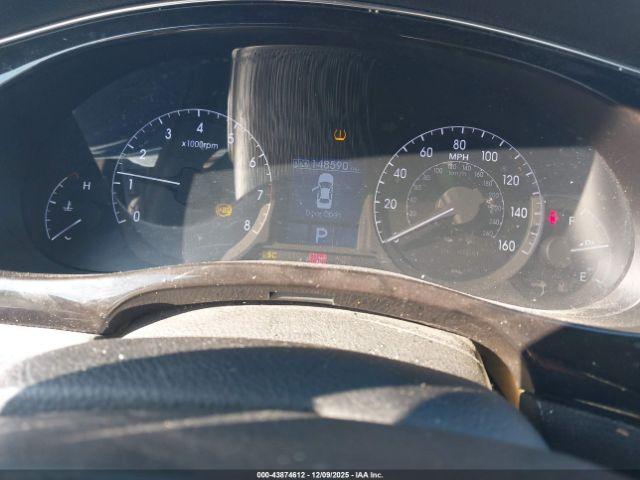 Hyundai Genesis 3.8 Image 15