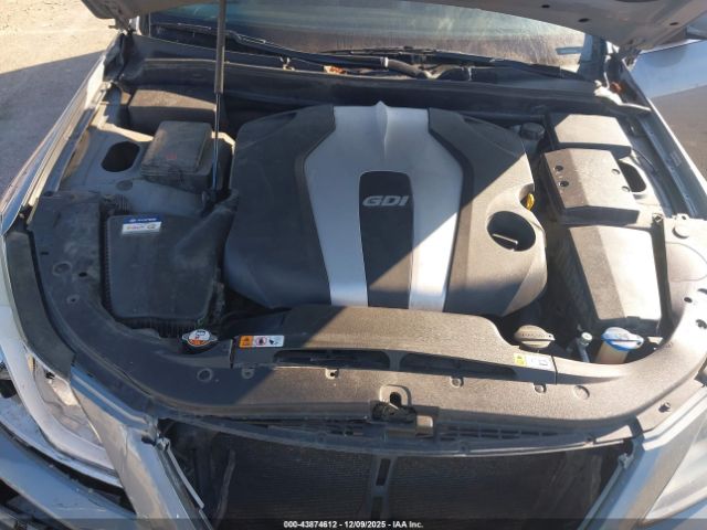 Hyundai Genesis 3.8 Image 7