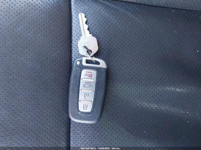 Hyundai Genesis 3.8 Image 8