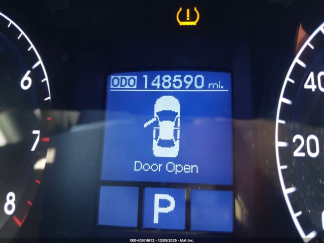 Hyundai Genesis 3.8 Image 13