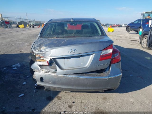 Hyundai Genesis 3.8 Image 10